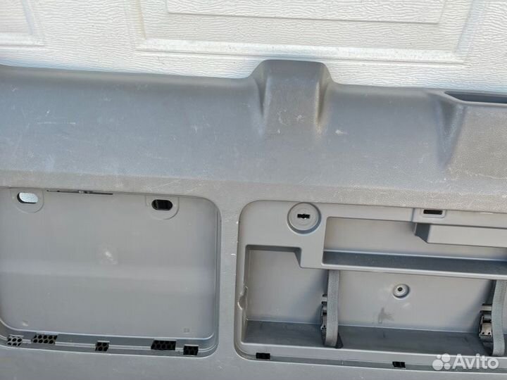 Обшивка двери багажника Toyota Land Cruiser Prado