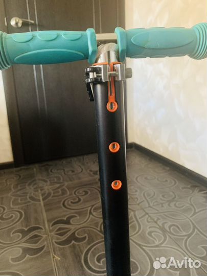 Самокат трехколесный