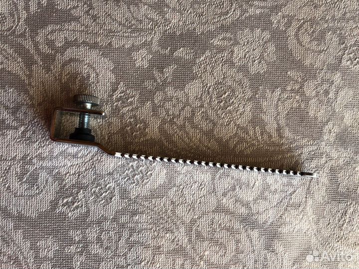 Замок для стеклянных витрин реечный