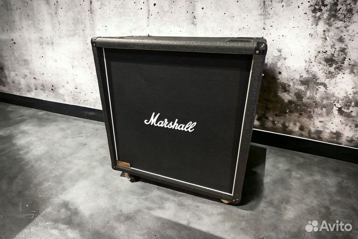 Гитарный кабинет Marshall 1960 av Vintage