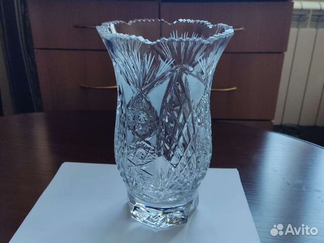 Большая хрустальная ваза