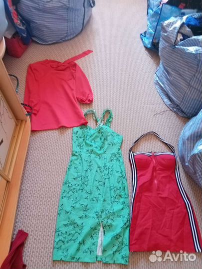 Отдам пакет вещей