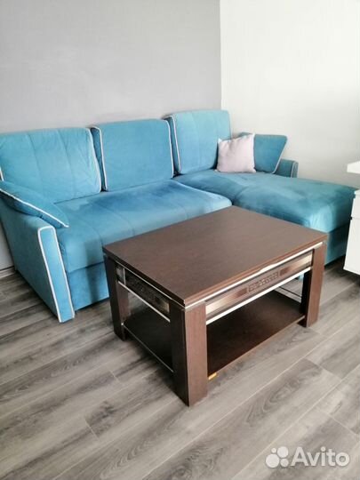 Журнальный столик на колесах трансформер