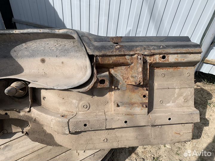 Четверть (задняя правая часть) кузова Нива 2131