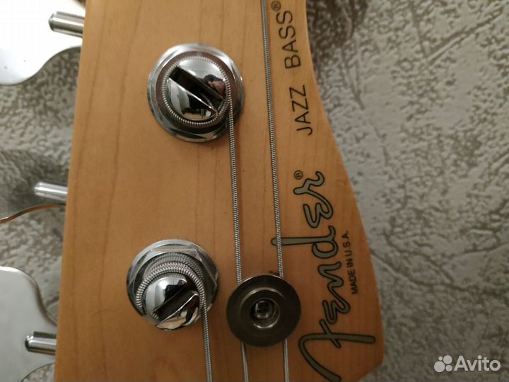 Бас-гитара fender