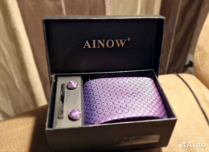 Мужской подарочный набор галстук с запонками