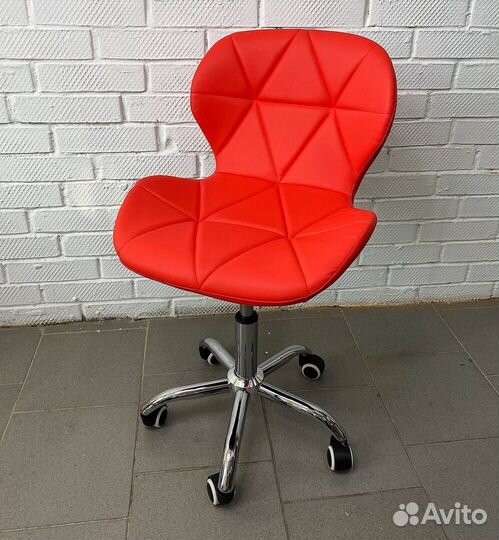 Стулья мастера на колесиках