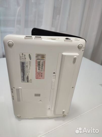 Нетбук samsung Nf210