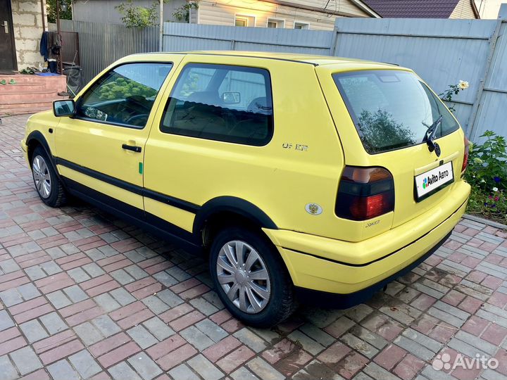 Volkswagen Golf 1.4 МТ, 1997, 300 000 км