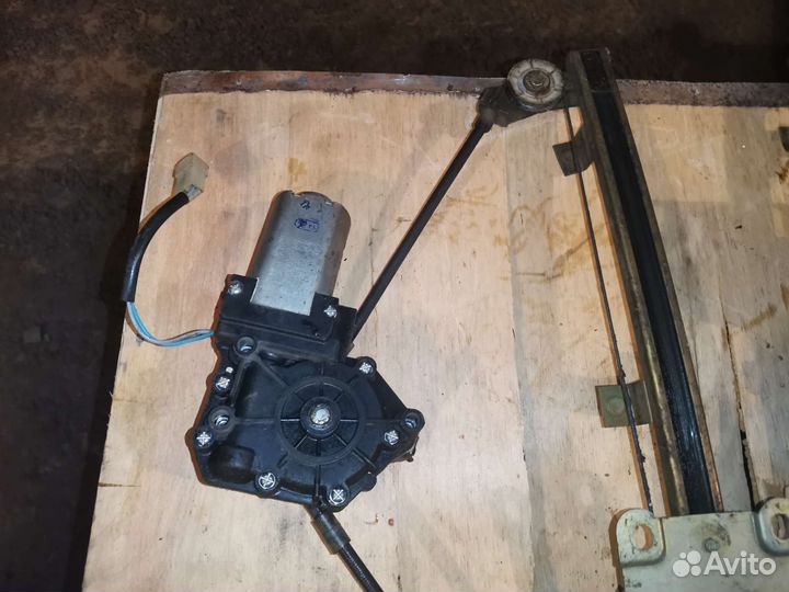 Стеклоподъемник