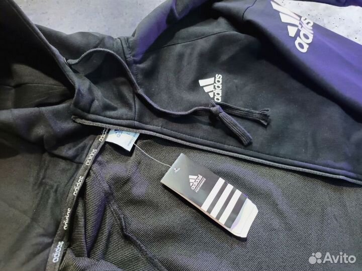 Спортивные костюмы Adidas