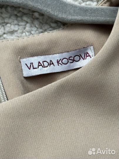 Платье бежевое 42-44