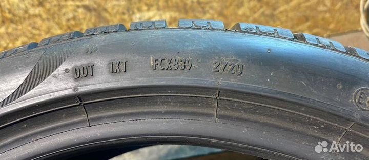 Pirelli P Zero Winter 235/40 R19