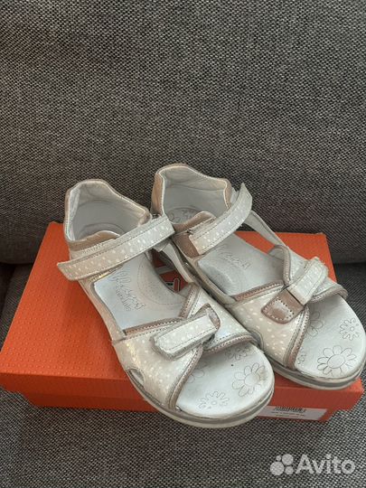 Сандалии для девочки 32