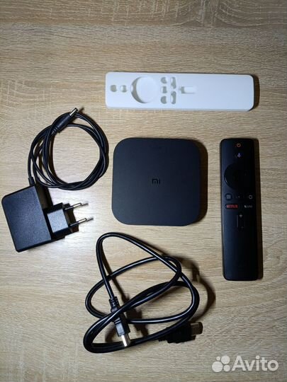 Приставка Xiaomi mi box s