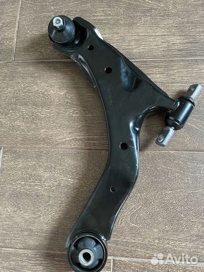 Рычаг подвески передний левый CQ0194l