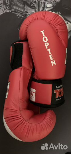 Боксерские перчатки