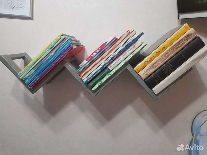 Полка под книги, новая