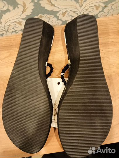 Шлепанцы женские новые