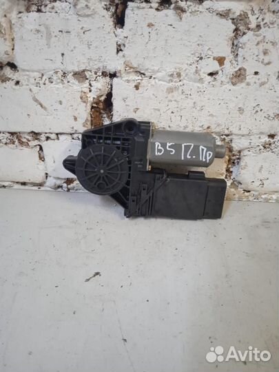 Моторчик стеклоподъёмника VW Passat B5