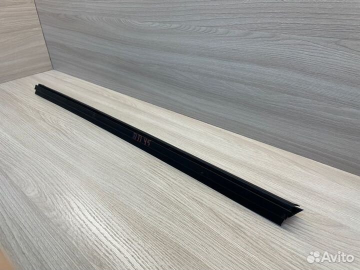 Уплотнитель стекла двери внутренний передний