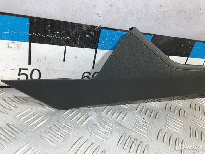 Б/У Боковая накладка консоли левая#001