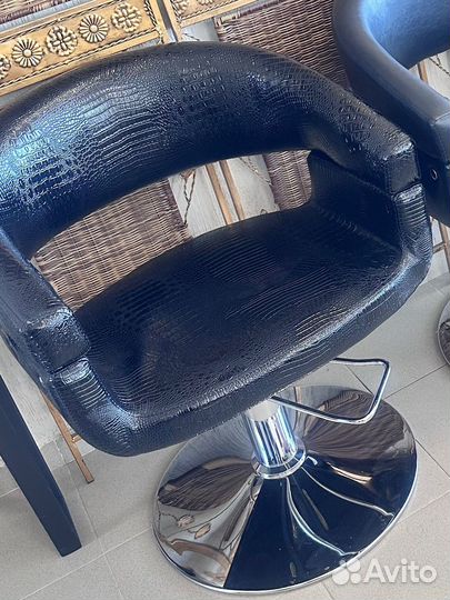 Парикмахерское кресло