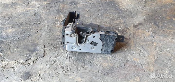 Замок двери передней правой Opel Astra H 2004-2014