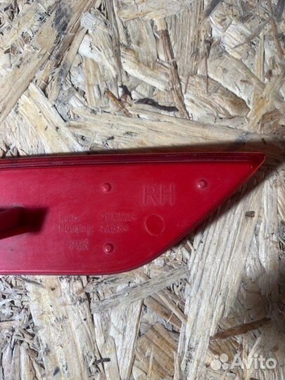 Катафот бампера задний правый Volkswagen Golf A6