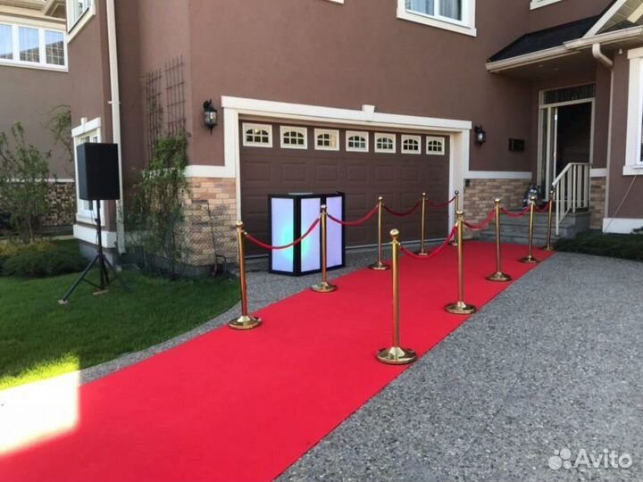 Красная ковровая дорожка