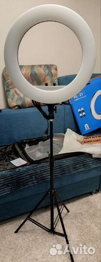 Кольцевая лампа 54см со штативом