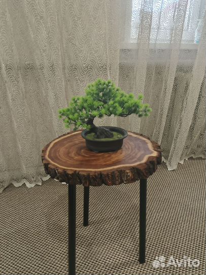 Столик из дерева (спила дерева)