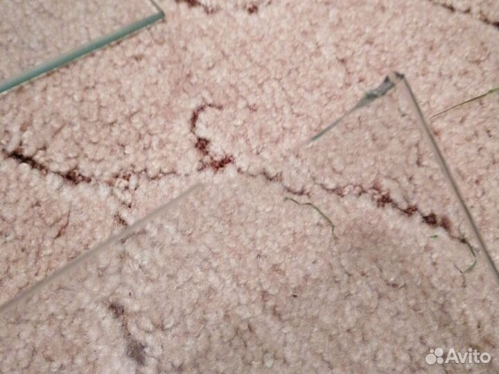 Стеклянные полки