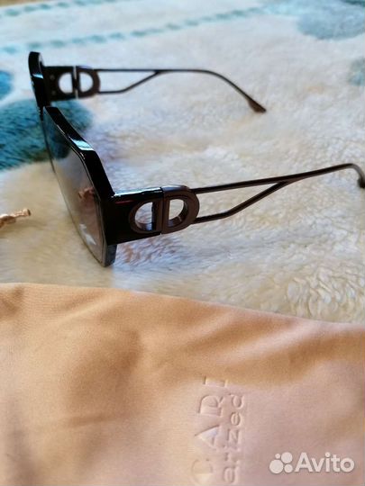 Солнцезащитные очки женские