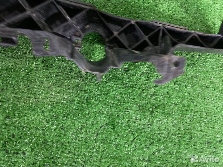 Крепление фары переднее левое Bmw 3 E90