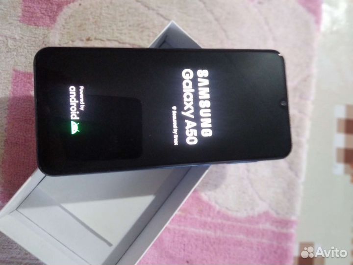 Samsung Galaxy A50, 4/64 ГБ