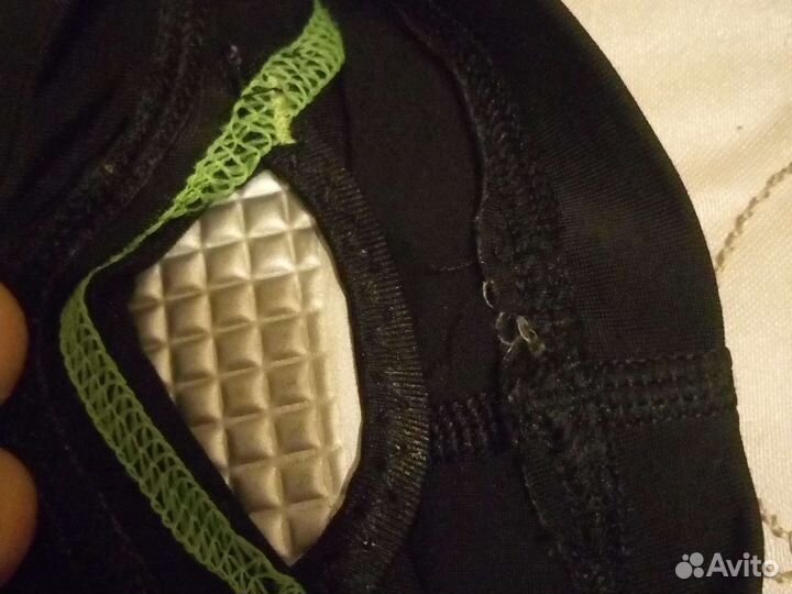 Щитки футбольные Uhlsport