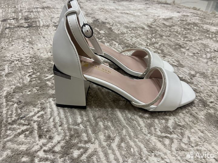 Обувь женская 36 размер