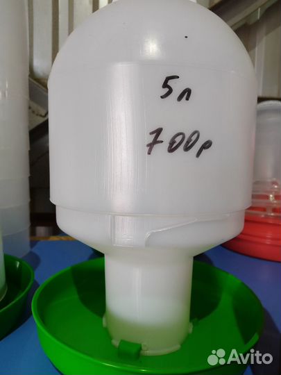 Кормушки и поилки для животных