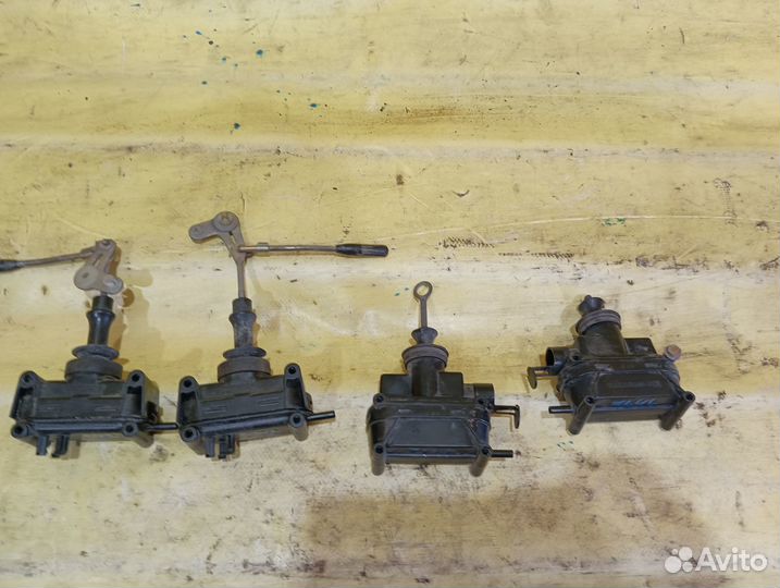 Активатор замка двери Mercedes Benz W124 1984-1995