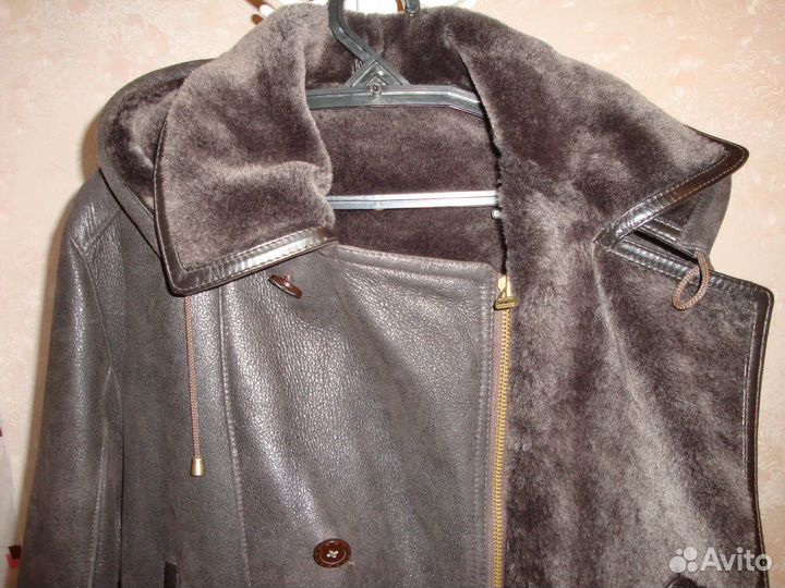 Дубленка с капюшоном