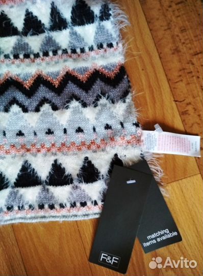 Шарф серого цвета с орнаментом