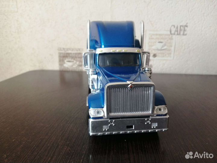 Модель international 1/32