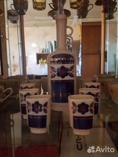 Графин со стопками