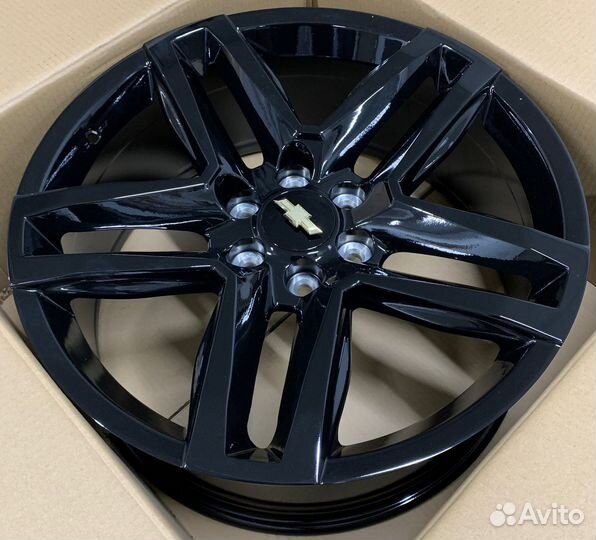 Диски на Cadillac Escalade Кадиллак Ескалейд R22