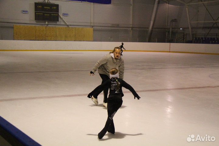 Тренер по фигурному катанию