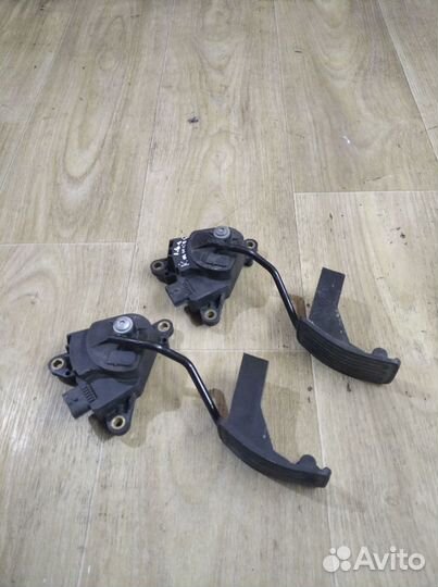 Педаль газа Nissan Qashqai J10