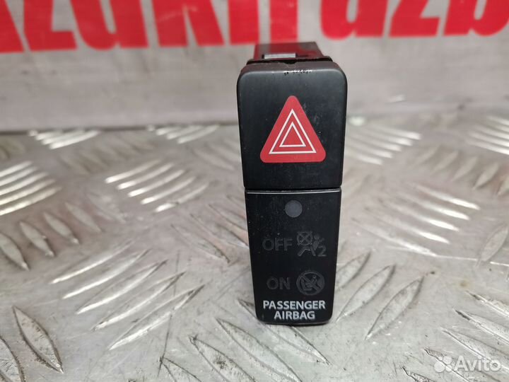 Кнопка аварийки Suzuki SX4 Scross 2014г