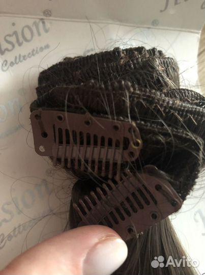 Волосы на заколках