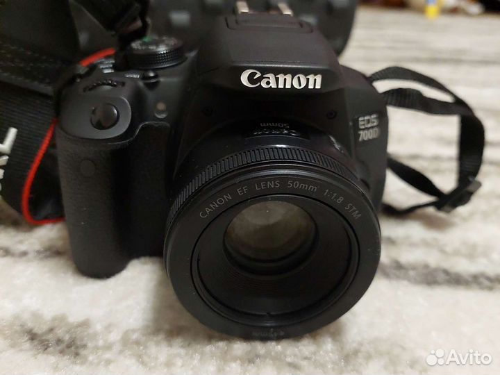 Зеркальный фотоаппарат canon 700d